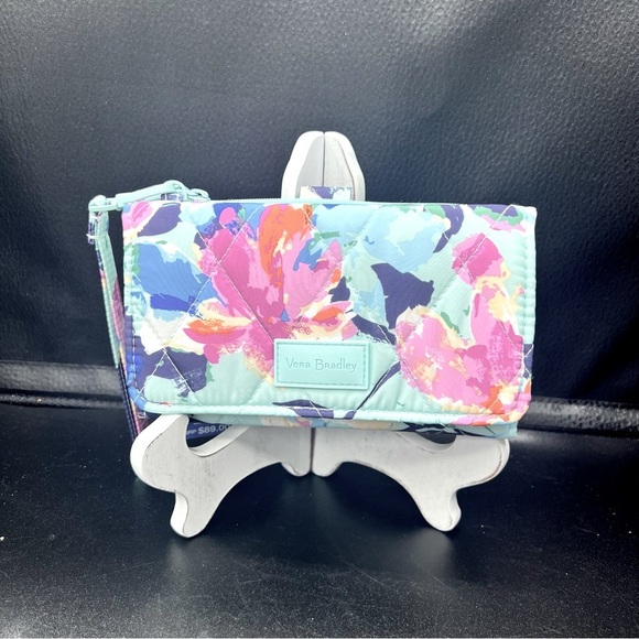 Vera Bradley RFID Smartphone Wristlet/ wallet in Cotton - Picture 3 of 9